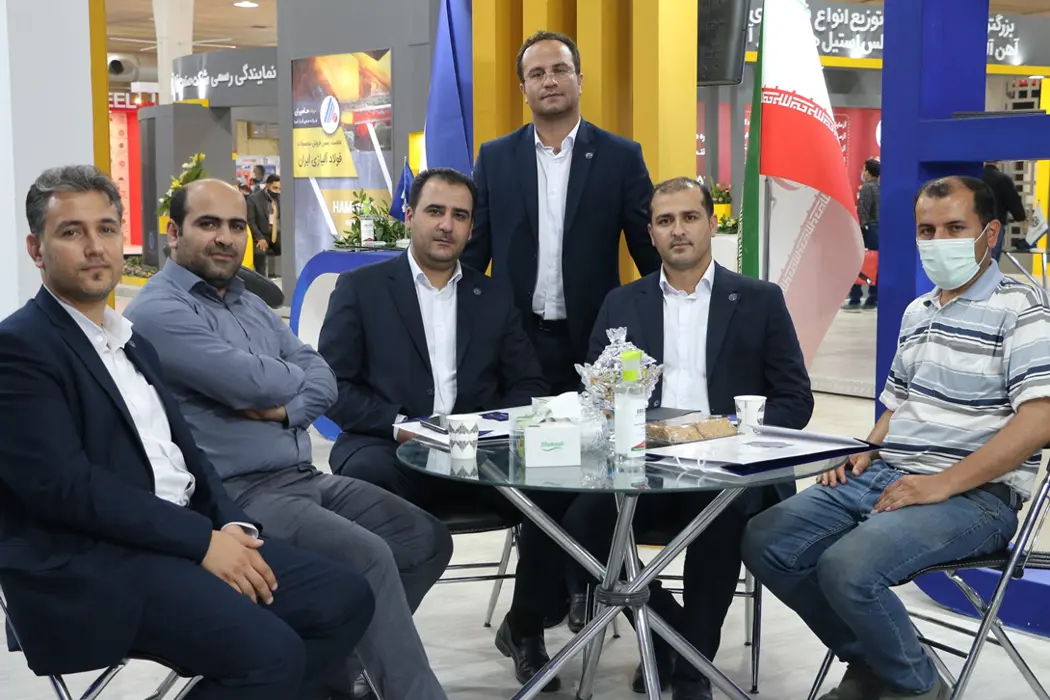 بازدید جمع همکاران مجتمع فولاد صائب از غرفه نمایشگاه متافوند تبریز