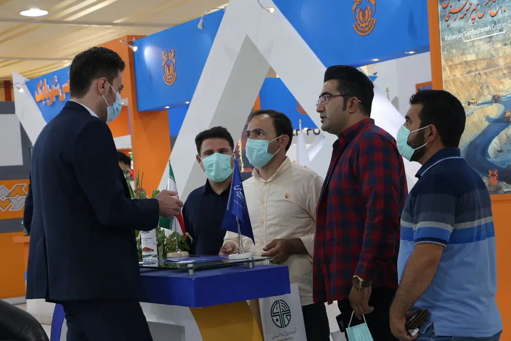 حضور بازدید کنندگان و تامین کنندگان محترم از غرفه مجتمع در هجدهمین نمایشگاه بین المللی متافوند تبریز