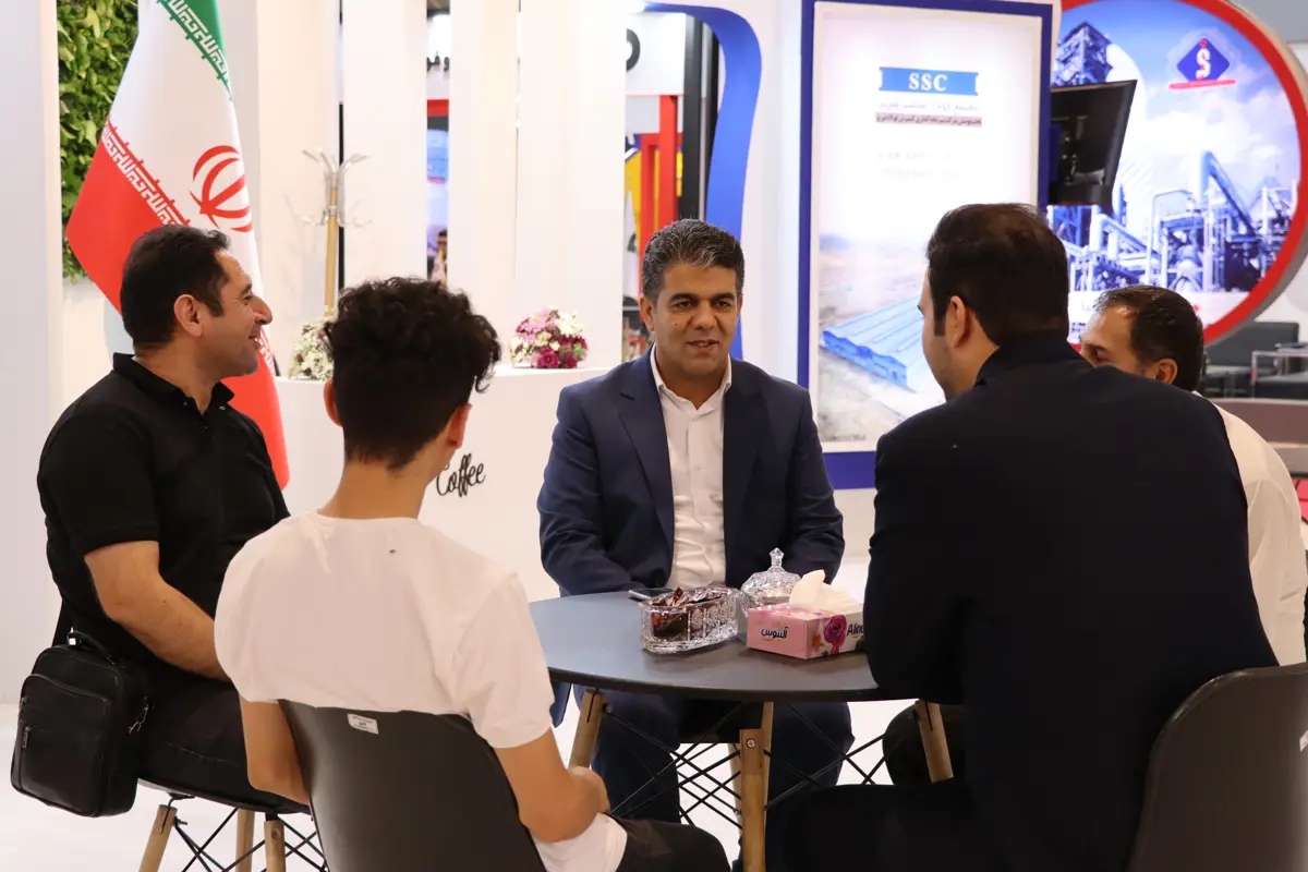 دیدار و گفتگو با مدیران فروش وتامین و مراجعه کنندگان توسط مدیرعامل محترم مجتمع جناب آقای دکتر مردم خواه